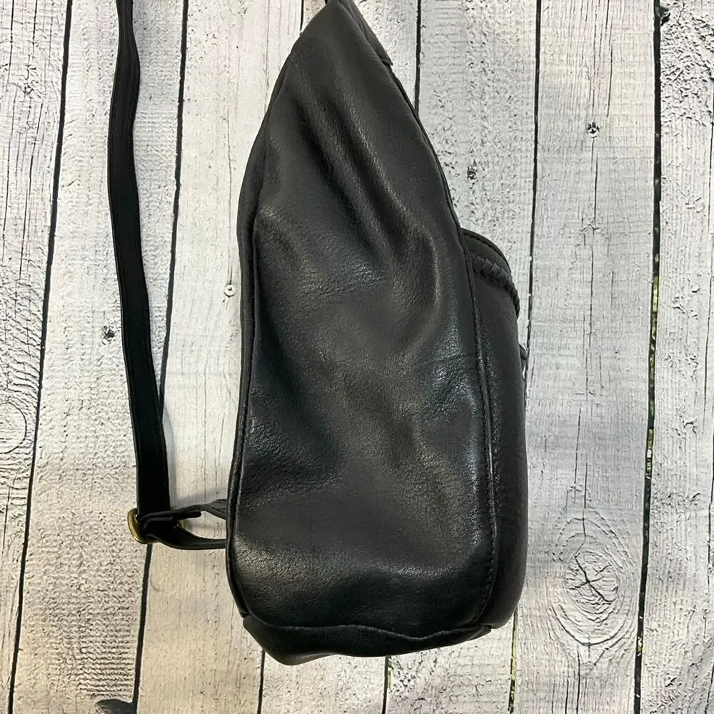 VINTAGE ELLINGTON Black Leather One Shoulder Sling Backpack Crossbody Bag